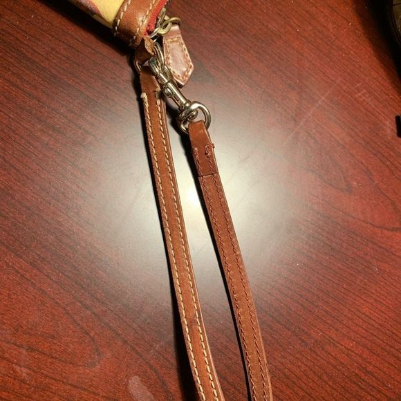 Dooney & Bourke LARGE Wristlet Medallion Collection Style # QE111-WY - Picture 6 of 6